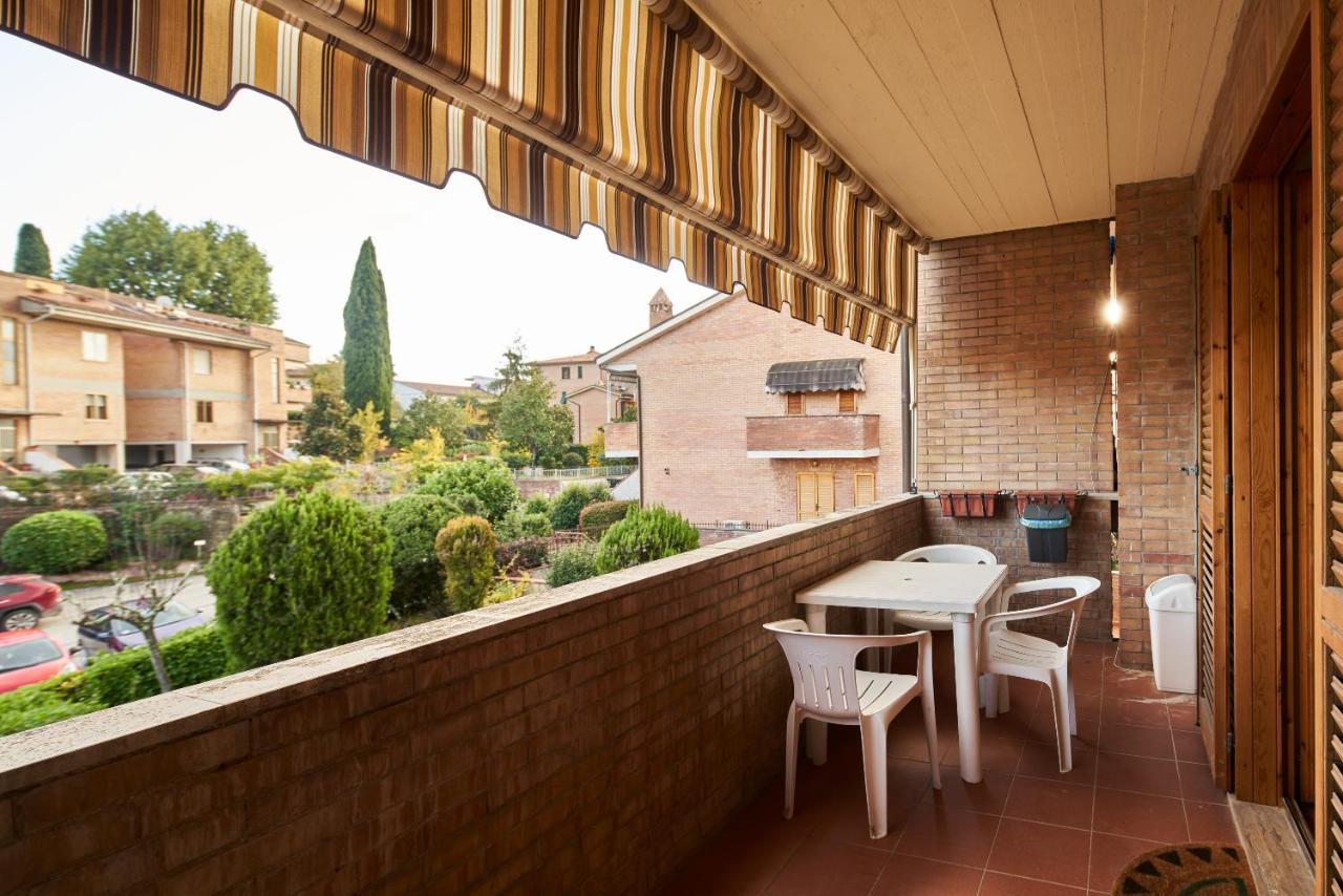 Little Brick House On Siena Hills With Balconies Apartment Exterior photo