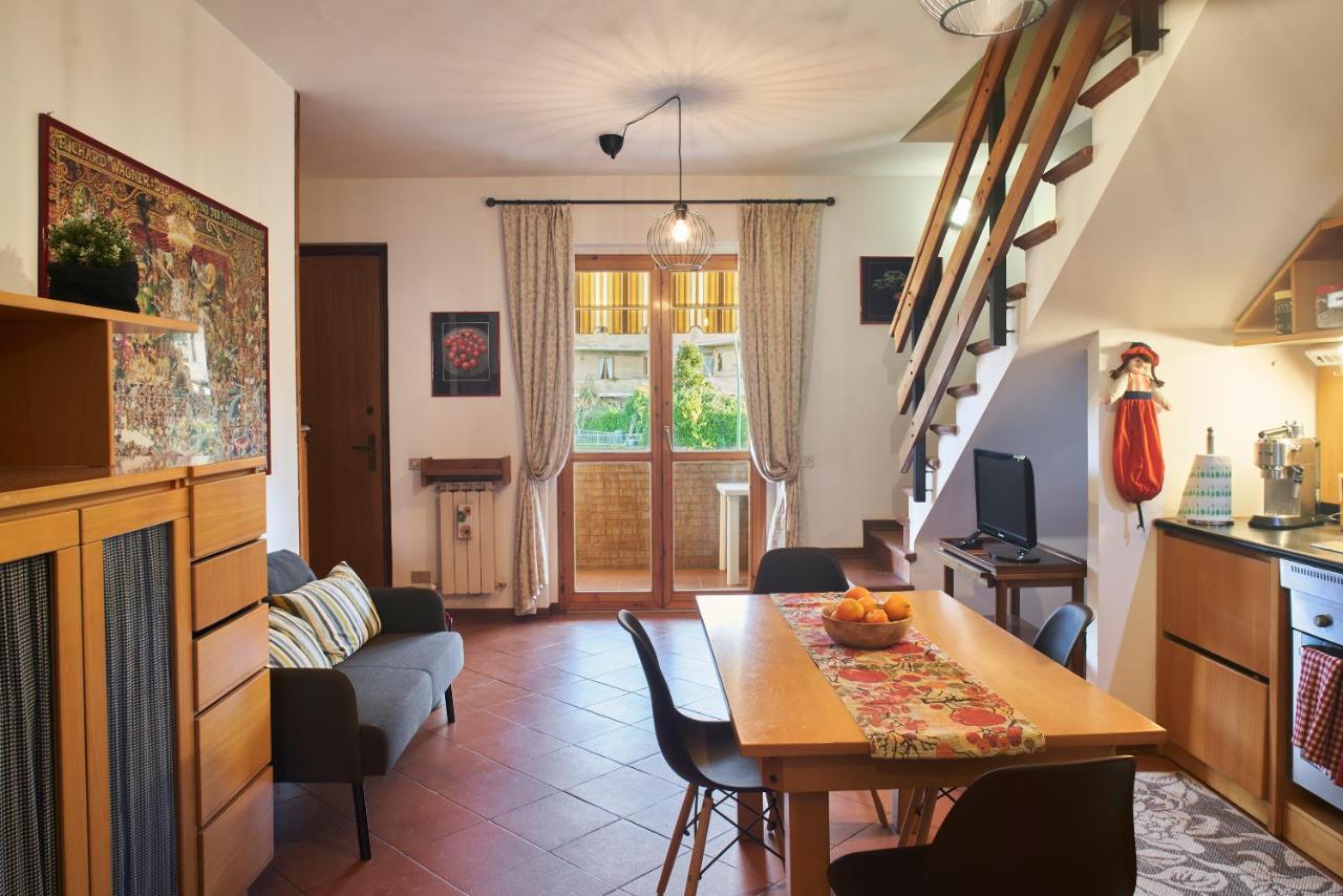 Little Brick House On Siena Hills With Balconies Apartment Exterior photo