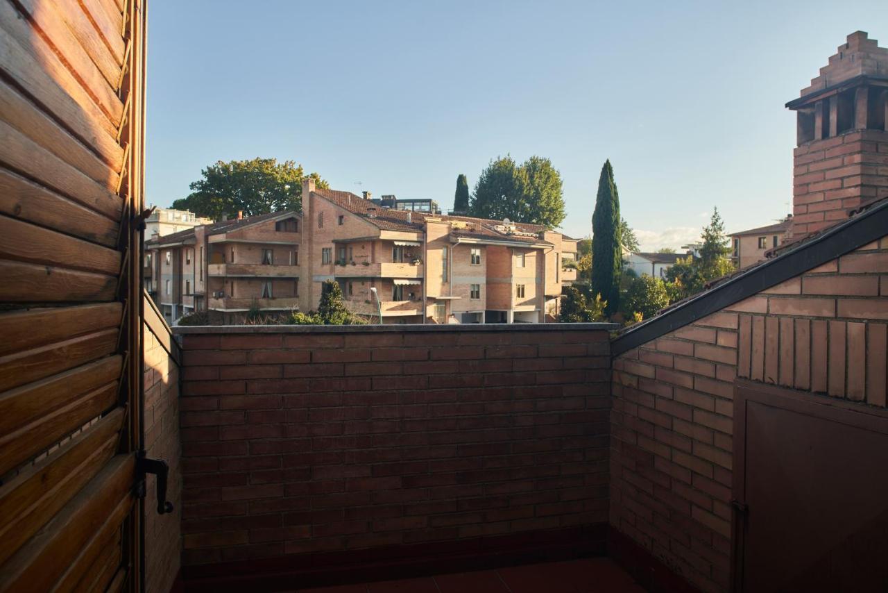 Little Brick House On Siena Hills With Balconies Apartment Exterior photo