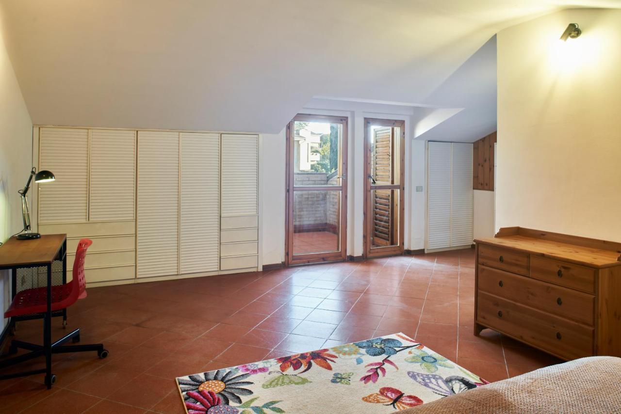 Little Brick House On Siena Hills With Balconies Apartment Exterior photo